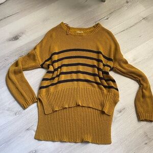 Harper sweater‎ size medium
